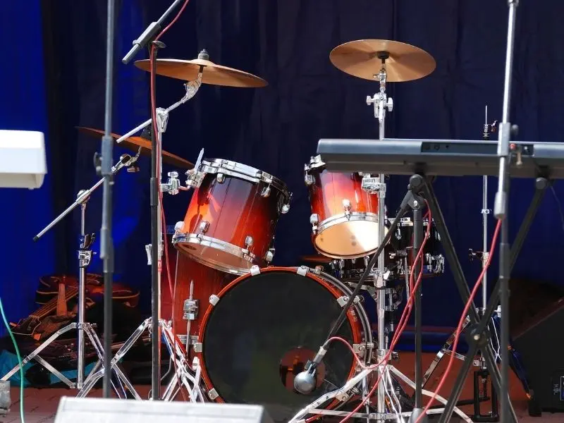 Batterie musicale utilisée lors d'un concert gospel dans une église à Kolwezi, RDC
